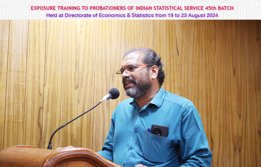 Exposure training to ISS probationers held at DES from 19 to 23 Aug 2024. Deputy Director Sri. D.S. Shibukumar delivers welcome speech.