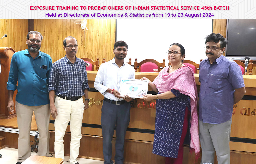 Sri. Shinde Shard Panchu, ISS probationer receives memento from Smt. Sudharsa R, JD